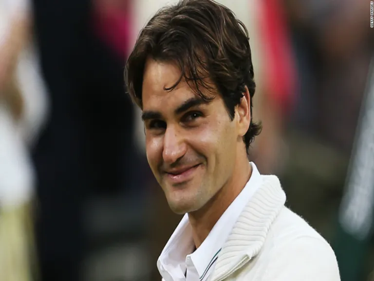 Federer becomes No. 1 of the No. 1s; Serena draws level with Venus