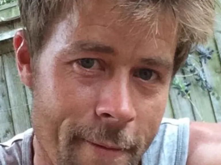 This builder has a lot of fans because he looks like Brad Pitt