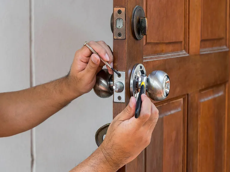 Learn How To Deal With Your Own Locksmith Issues With Ease